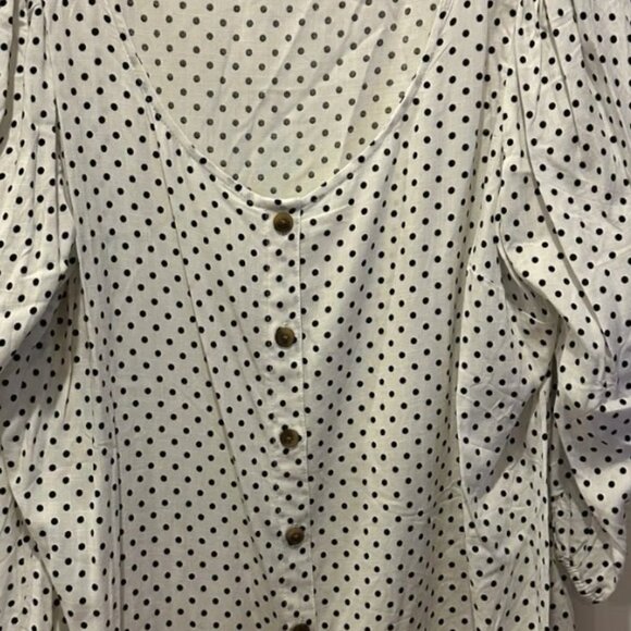 NWT Torrid White and Black Polka Dot Lenny Button Front - Picture 4 of 8